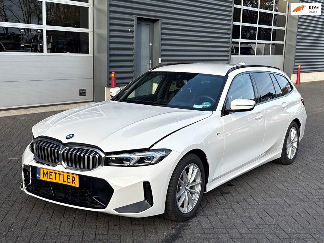 BMW 3-serie Touring 320i, M-sportpakket, M pakket, 360 camer, Auto's, Automaat, Achterwielaandrijving, 4 cilinders, Alcantara