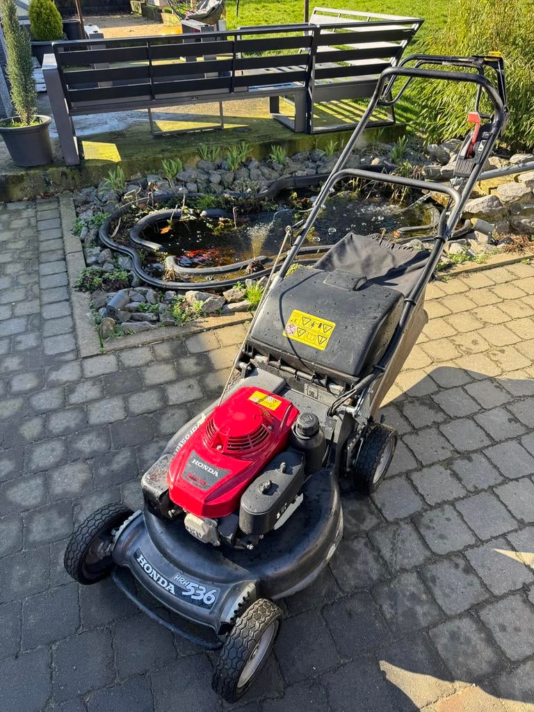 Trondeuse professionnelle honda HRH536, Tondeuses à gazon à essence, Utilisé, Bac de ramassage, Enlèvement