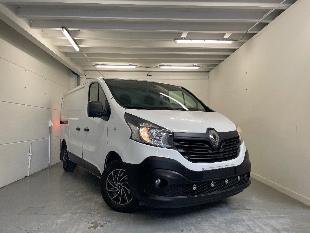 Renault Trafic - Attelage de remorque - Climatisation, Autos, Achat, Entreprise, Boîte manuelle, Noir