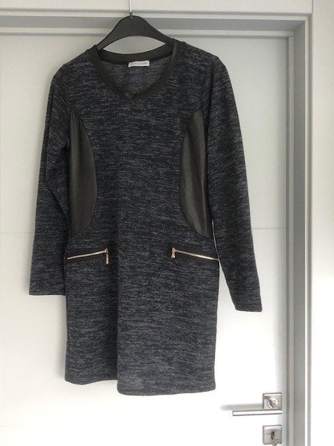 Jurk in fijne tricot 36, Kleding | Dames, Zwart, Ophalen of Verzenden, Zo goed als nieuw, Maryline and John