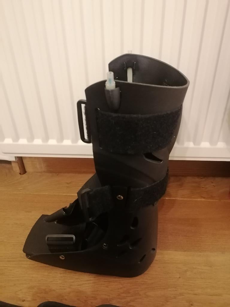 Kniebrace gratis, Ophalen, Gebruikt
