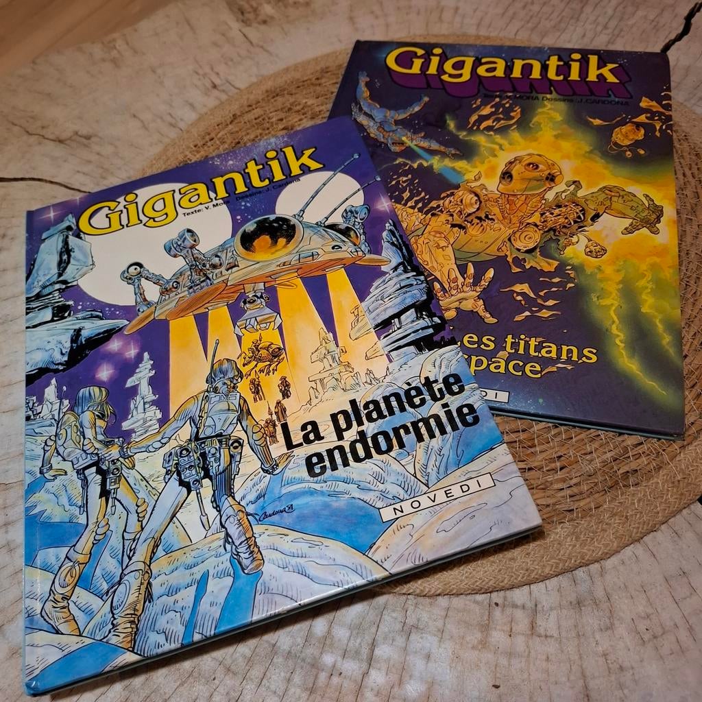 Lot BD - Gigantik – tome 1 & 2, édition Novedi, Hobby & Loisirs créatifs, Jeux de cartes à collectionner | Yu-gi-Oh!, Enlèvement ou Envoi