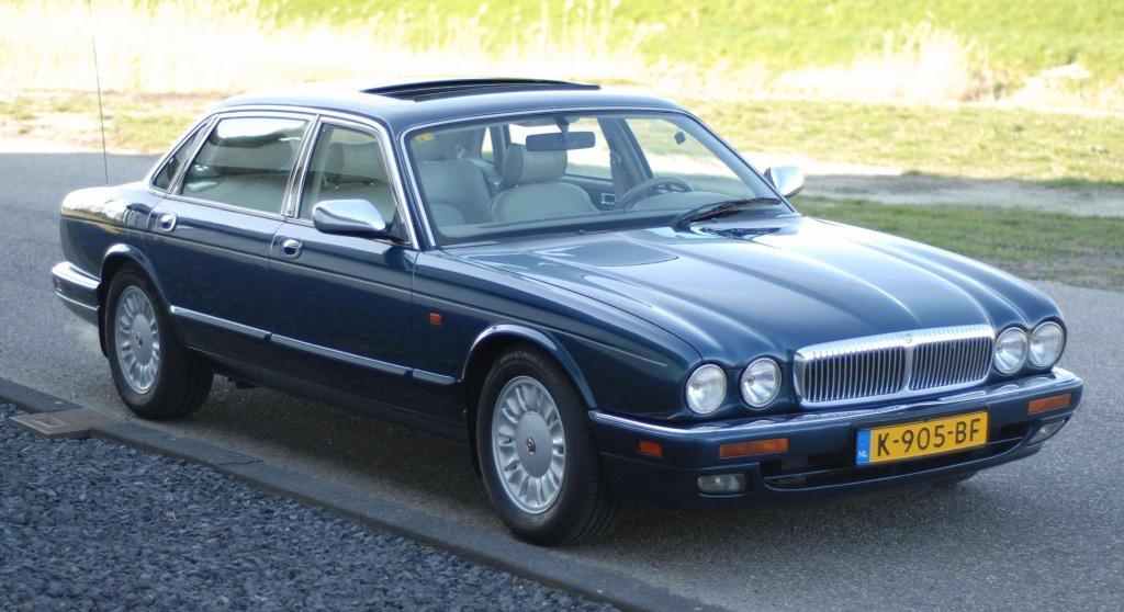 Daimler Double Six LWB Majestic Nautilus blue/oatmeal, Auto's, 4 zetels, 12 cilinders, Particulier, 5993 cc