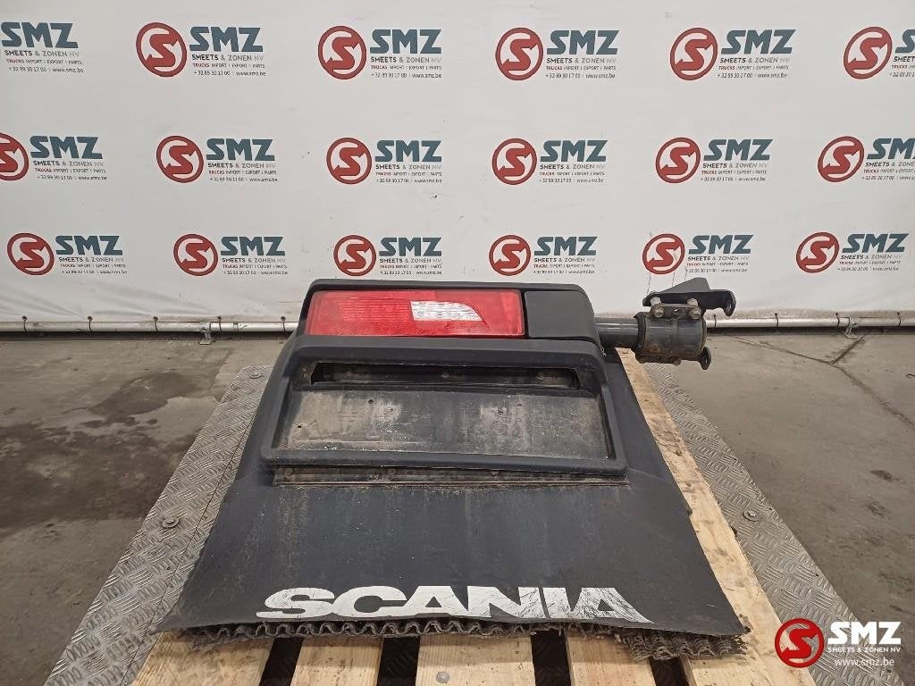 Occ spatbord + spatbordbeugel linksachteraan Scani, Gebruikt, Scania, Carrosserie en Plaatwerk