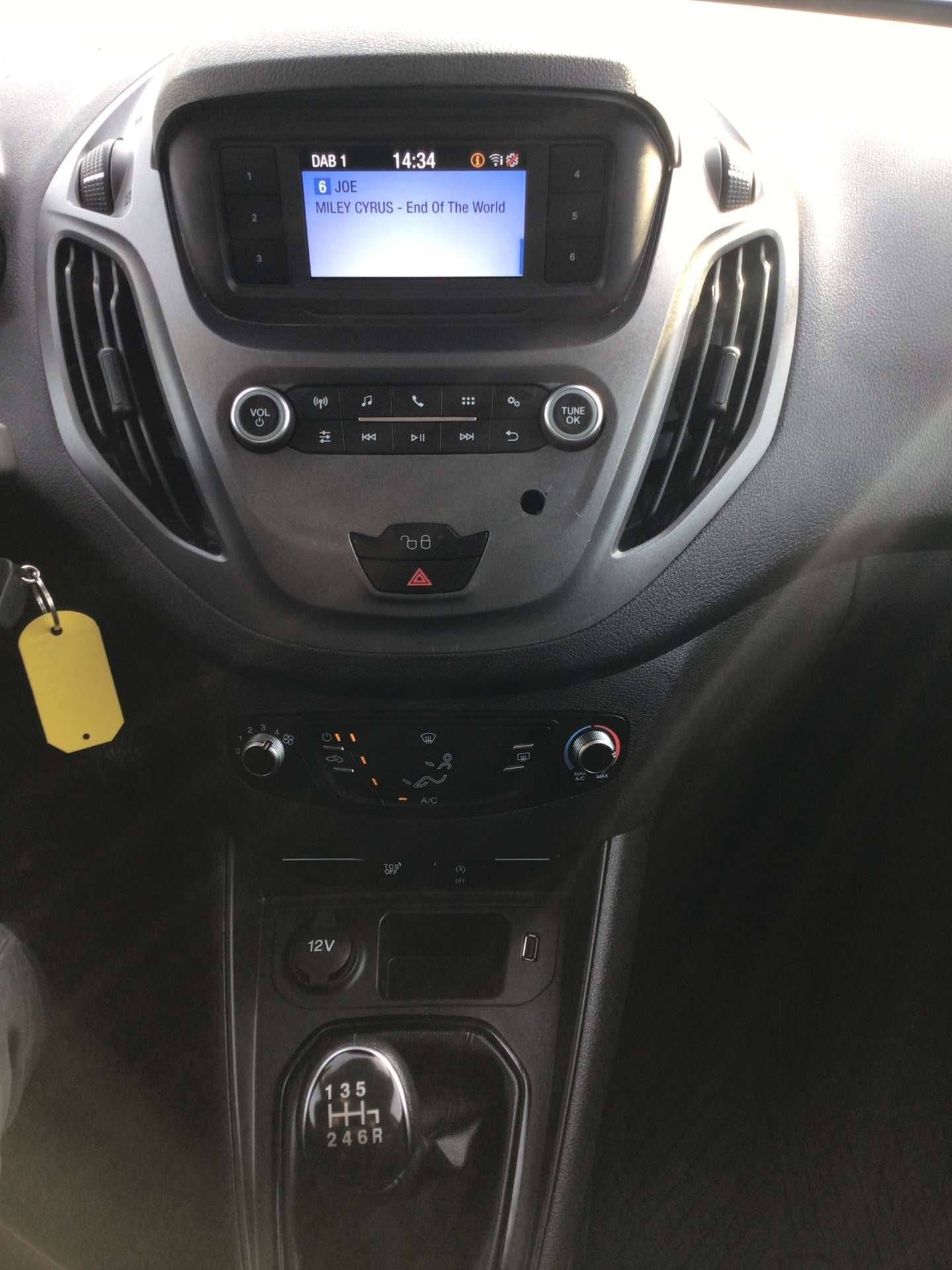 Ford Transit Courier 15dci 75pk 9/2023 13000km 14950e alles, Auto's, Stof, 4 cilinders, Wit, Bedrijf