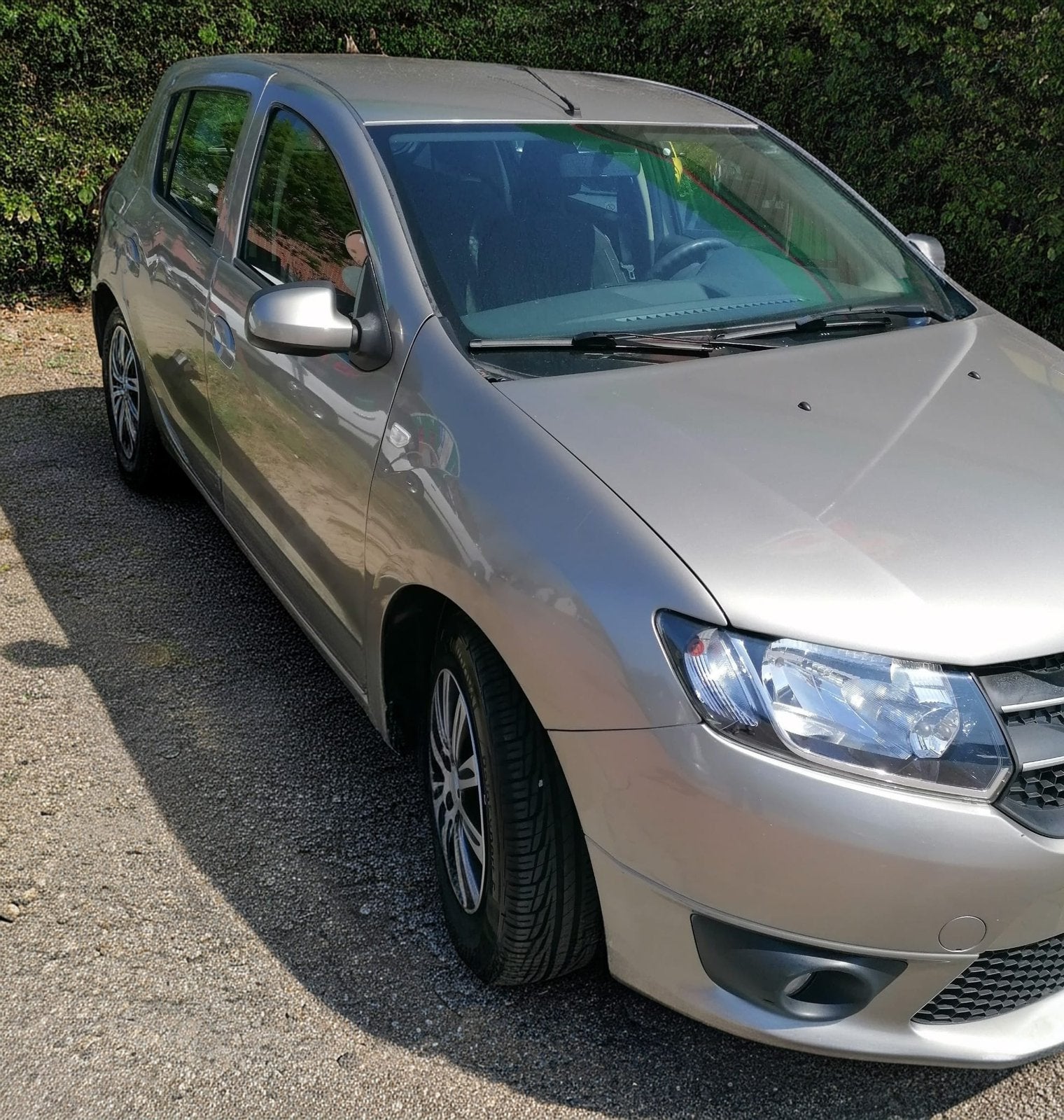 Dacia sandero 0.9, Auto's, Voorwielaandrijving, Zwart, 1520 kg, Bruin