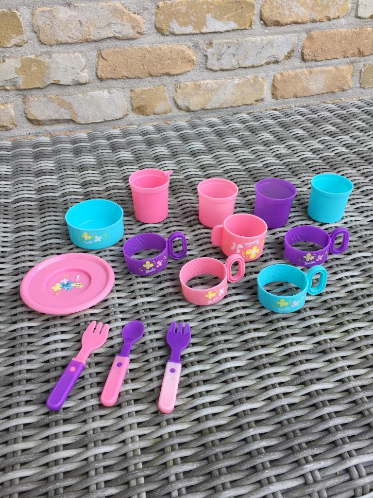 Barbie eetservies, Ophalen, Barbie