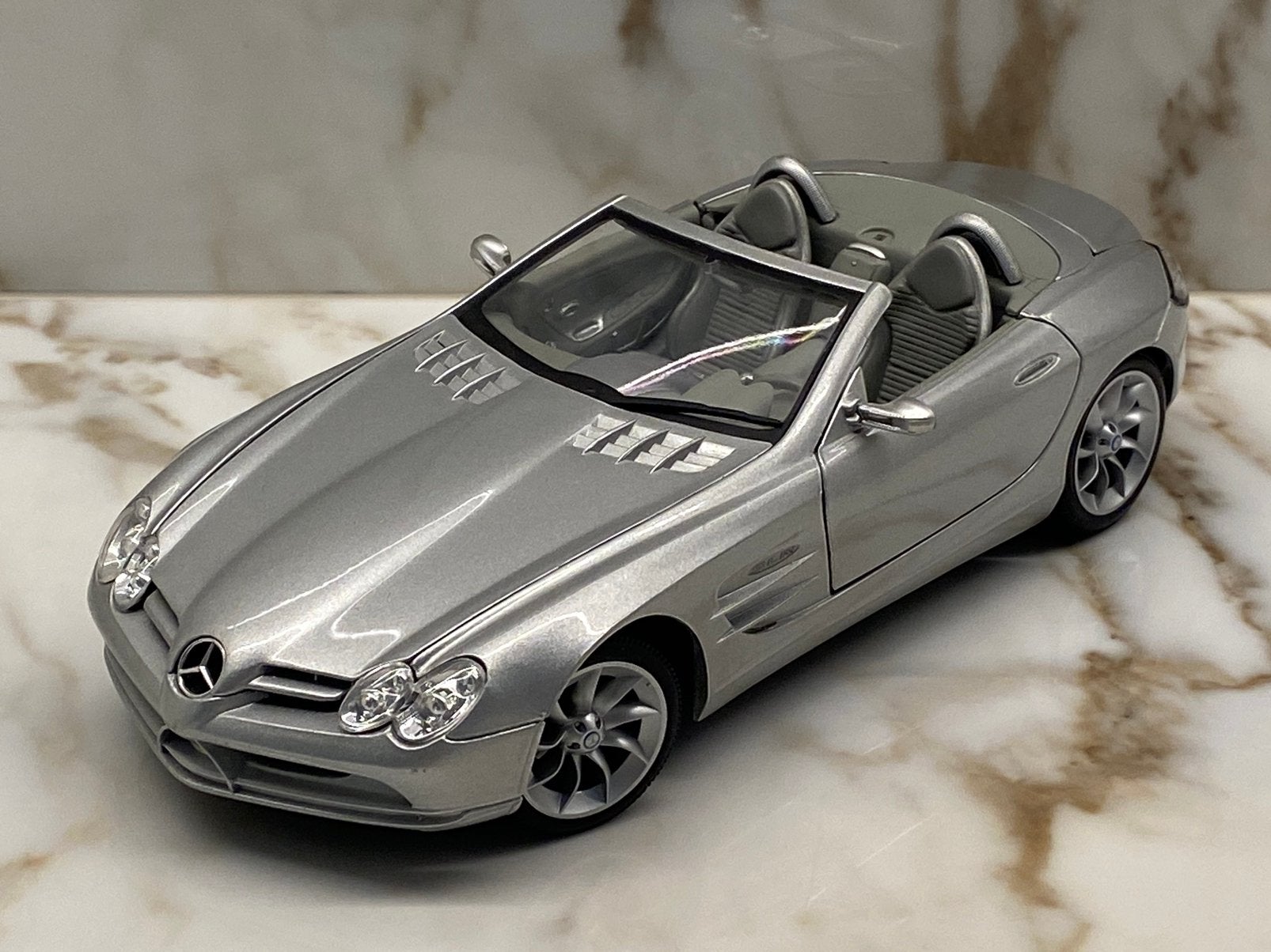 Mercedes-Benz SLR Vision - 1:18, Ophalen of Verzenden, Zo goed als nieuw, Auto