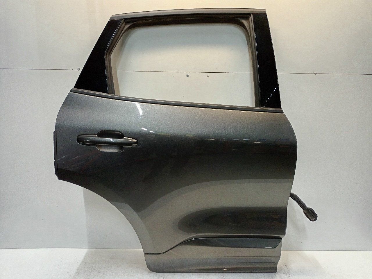 Portier rechts achter Ford Kuga, Onderdelen@venauto.nl, Van der Ven Autorecycling B.V., Gebruikt, Ettenseweg 76, 4706 PB Roosendaal, The Netherlands