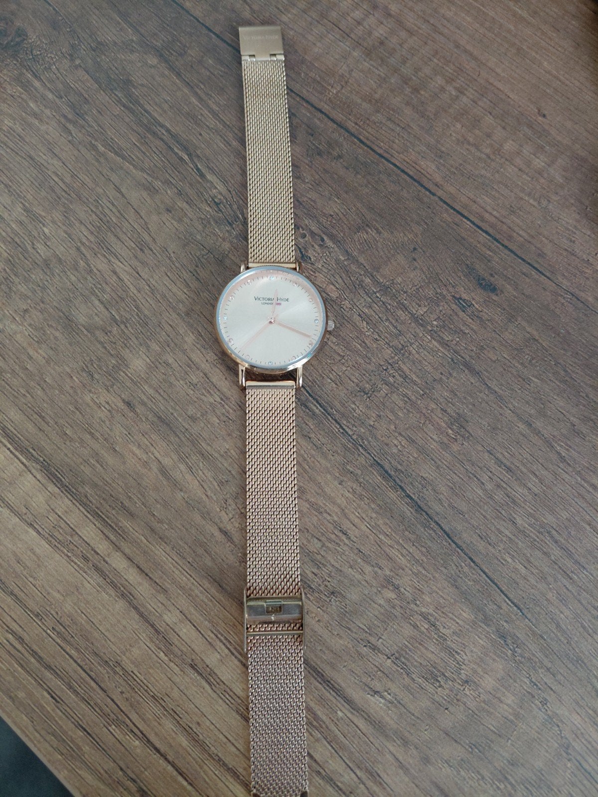 montre femme Victoria hyde .bonne etat or rose 25 euro, Ophalen of Verzenden, Goud, Goud