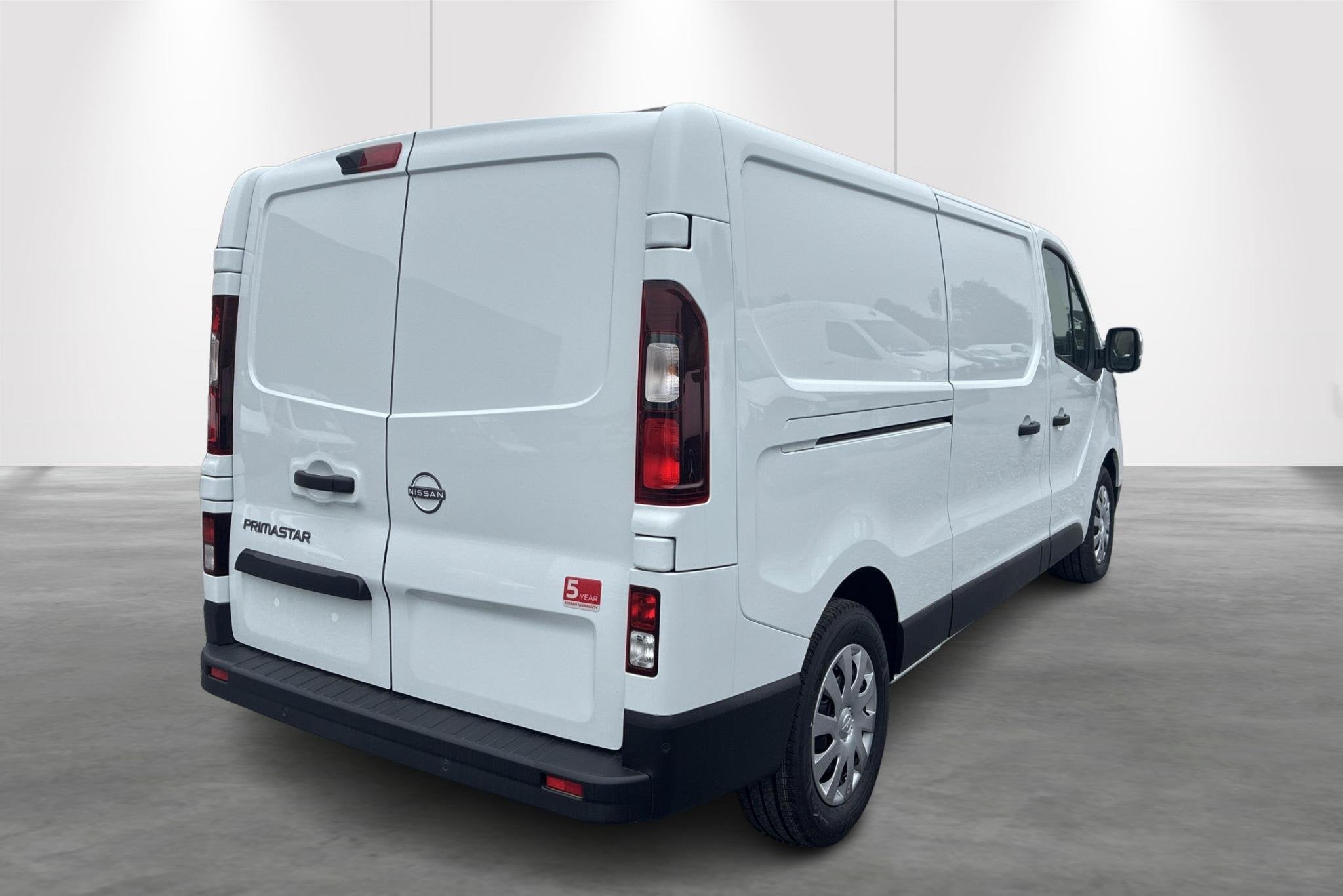 Nissan Primastar L2H1-150-Automaat-Cargopack-Camera-carplay, Auto's, Stof, 4 cilinders, Wit, Bedrijf