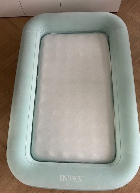 Opblaasbaar logeerbedje, Ophalen, 70 tot 85 cm, Zo goed als nieuw, Minder dan 140 cm