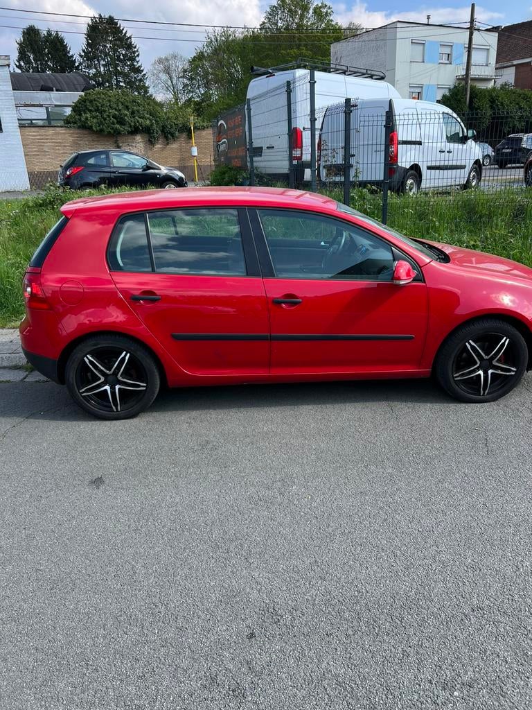 Vw Golf 5 rouge 1.6 FSI, Autos, Rouge, Achat, Vitres électriques, Essence