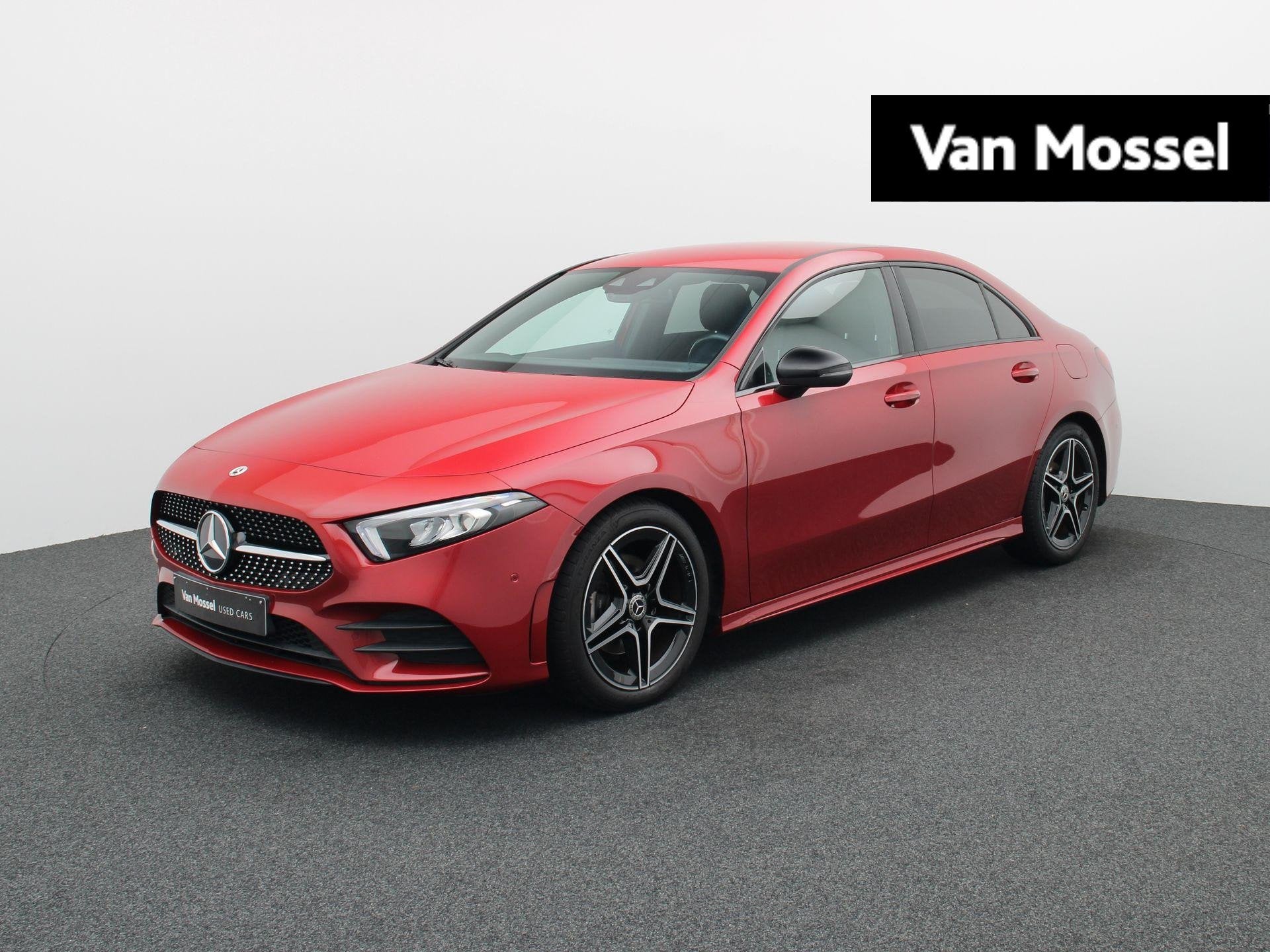 Mercedes-Benz A 180 AMG Line Sedan + NIGHTPAKKET + LED + CAM, Auto's, Mercedes-Benz, Stof, Gebruikt, 4 cilinders, 136 pk