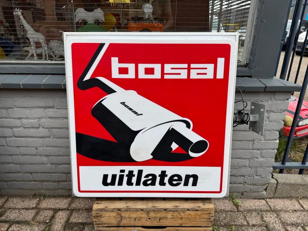 bosal uitlaten reclame lichtbak, Ophalen, Zo goed als nieuw, Lichtbak of (neon) lamp