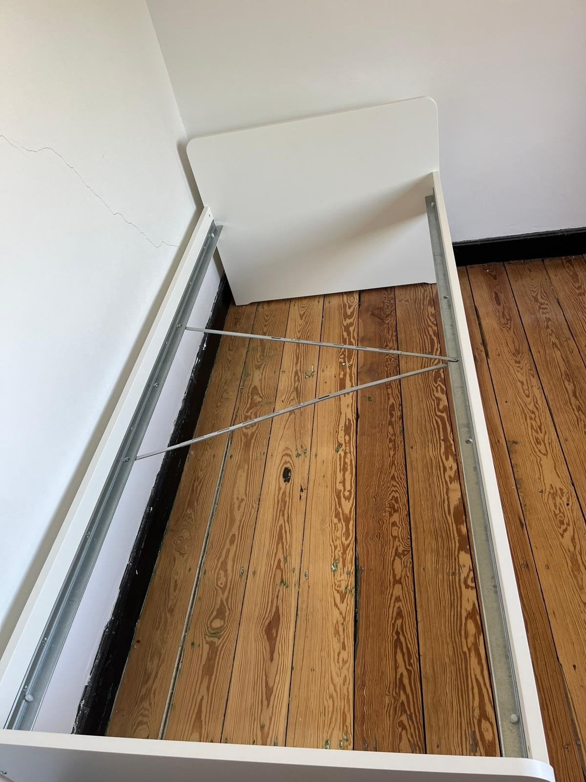 Eenpersoonsbed van Ikea, zo goed als nieuw. Wit, Huis en Inrichting, Slaapkamer | Bedden, Ophalen, 90 cm, Eenpersoons, Wit