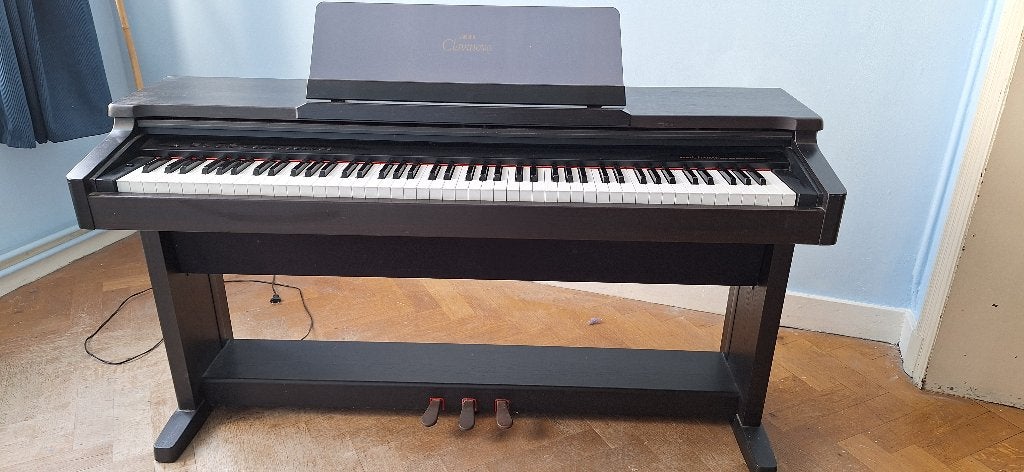 Piano droit numérique Yamaha Clavinova CLP-124, Musique & Instruments, Comme neuf, Digital, Enlèvement, Piano