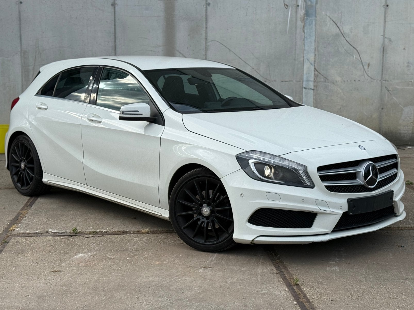 Mercedes A180 - AMG PAKKET - 2013 - Perfect! - Gekeurd, Achat, Entreprise, Essence, Entretenue par le concessionnaire