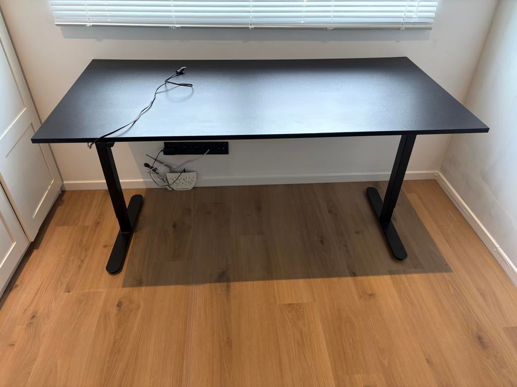 Bureau op hoogte te verstellen, Ophalen, Zo goed als nieuw, Jysk
