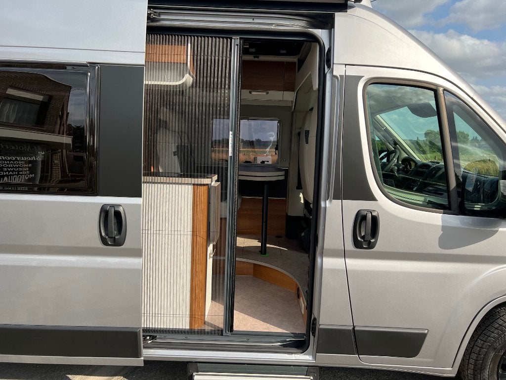 VanTourer (Knaus) 600D | Hefbed+Pop-up | Nieuw, Caravans en Kamperen, Chemisch toilet, Koelkast, Bedrijf, 5 tot 6 meter