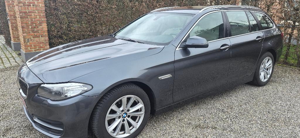 BMW520d touring voor wie een mooie en degelijke wagen zoekt, Autos, Cuir, Argent ou Gris, Boîte manuelle, Entretenue par le concessionnaire