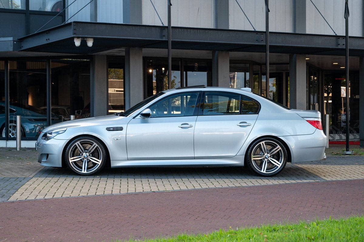 BMW M5 V10 LCI (bj 2009, semi-automaat), Auto's, Automaat, 4 deurs, Gebruikt, Overige kleuren