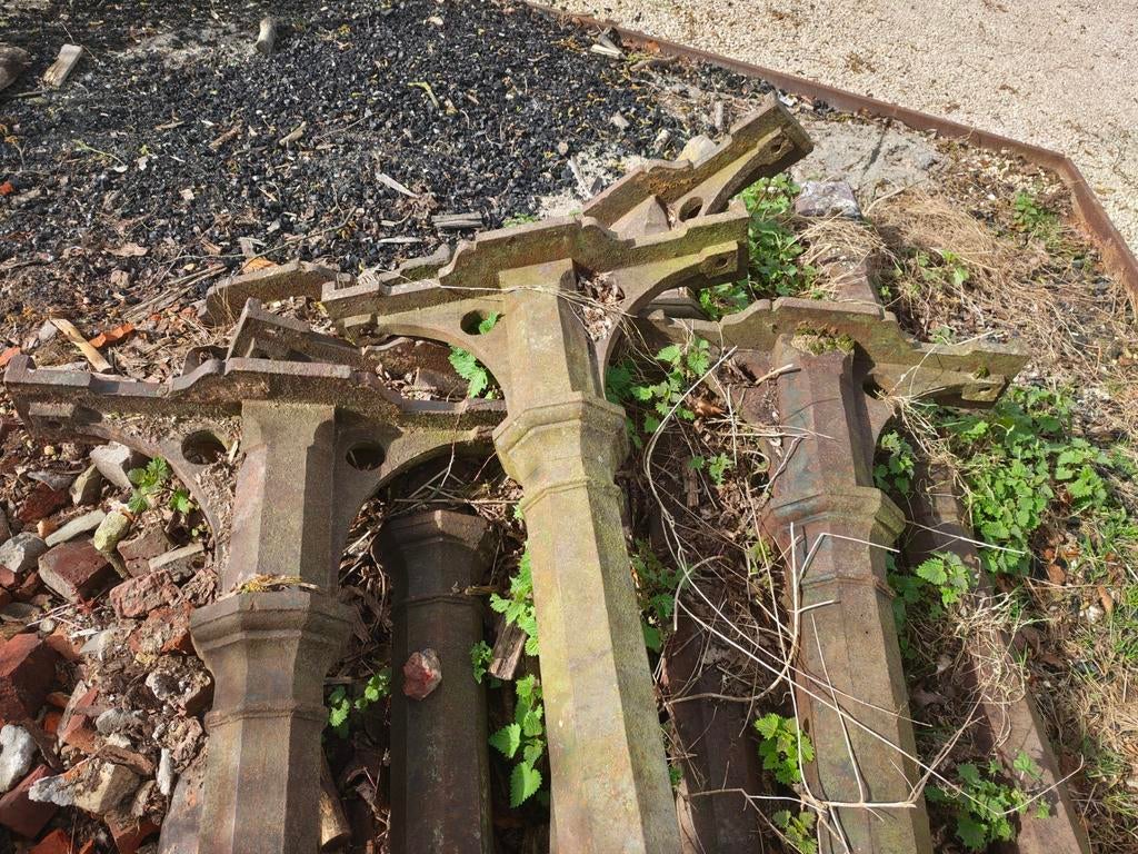 Gietijzeren palen voor restauratie, nieuwbouw, project, ., Enlèvement, Utilisé, Fer