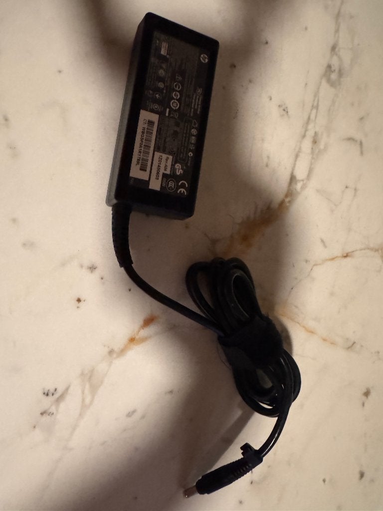 HP 65W originele laptop oplader gele pin, Ophalen of Verzenden, Zo goed als nieuw, HP (hewlett packard)