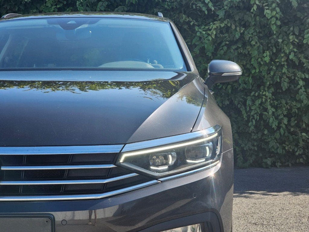 Volkswagen passat 1.6 diesel STYLE | 19INCH | TREKHAAK, Auto's, Automaat, Dealer onderhouden, Stof, Bedrijf