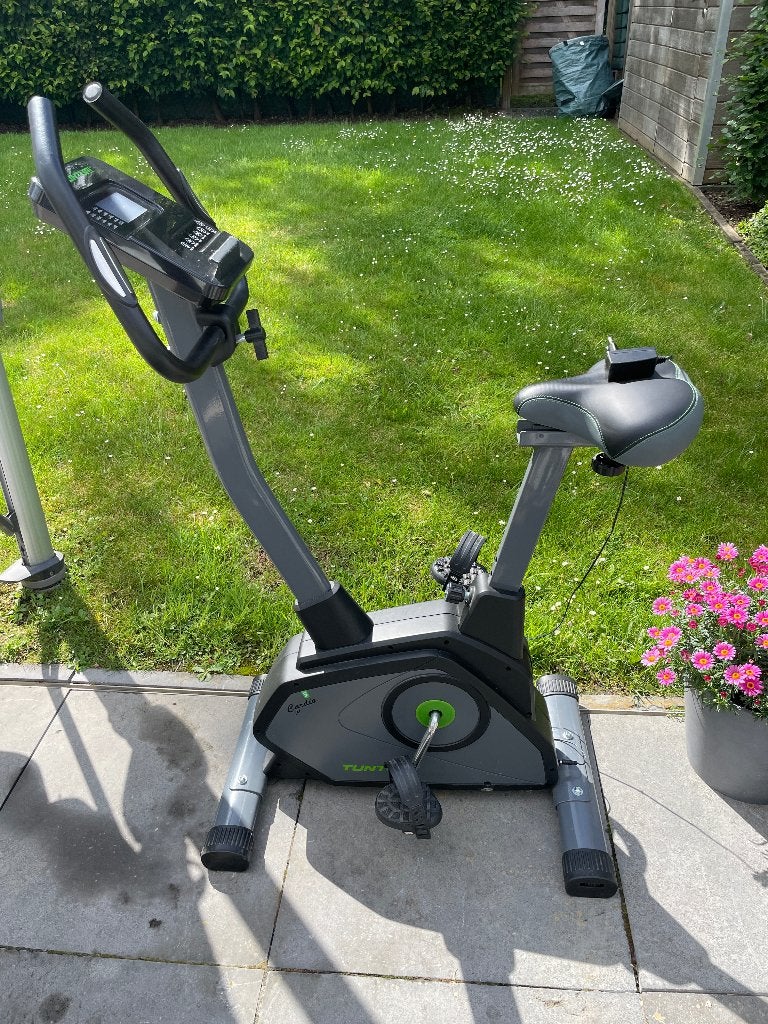 Home trainer - vélo TUNTURI, Sports & Fitness, Appareils de fitness, Utilisé, Vélo d'appartement, Jambes, Autres matériaux, Enlèvement