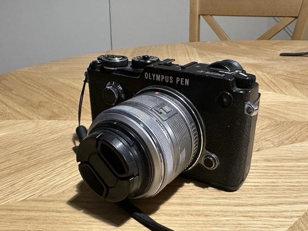Appareil photo hybride Olympus PEN-F + objectif 14—42 mm, Enlèvement ou Envoi, Utilisé, Olympus