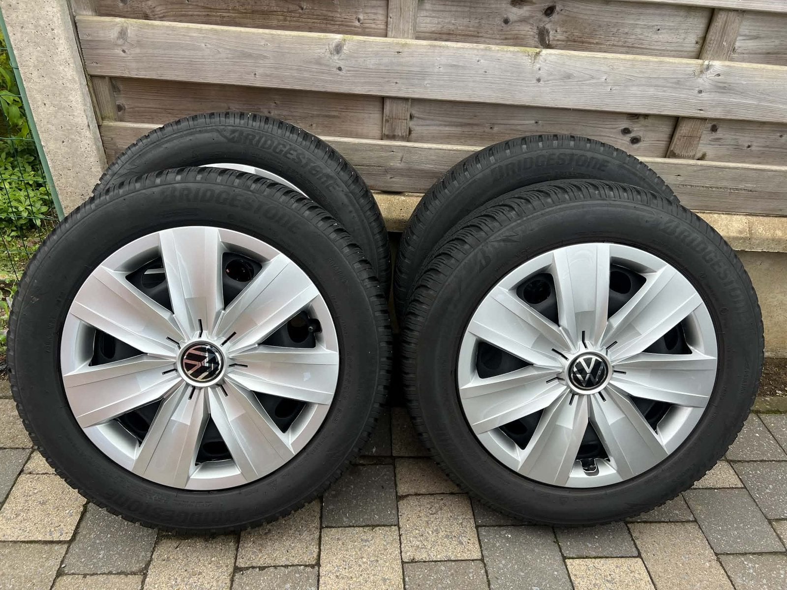 ORIG. JANTES VW GOLF 7 8 AVEC PNEUS D'HIVER BRIDGESTONE, Pneus hiver, 16 pouces, Véhicule de tourisme, 205 mm