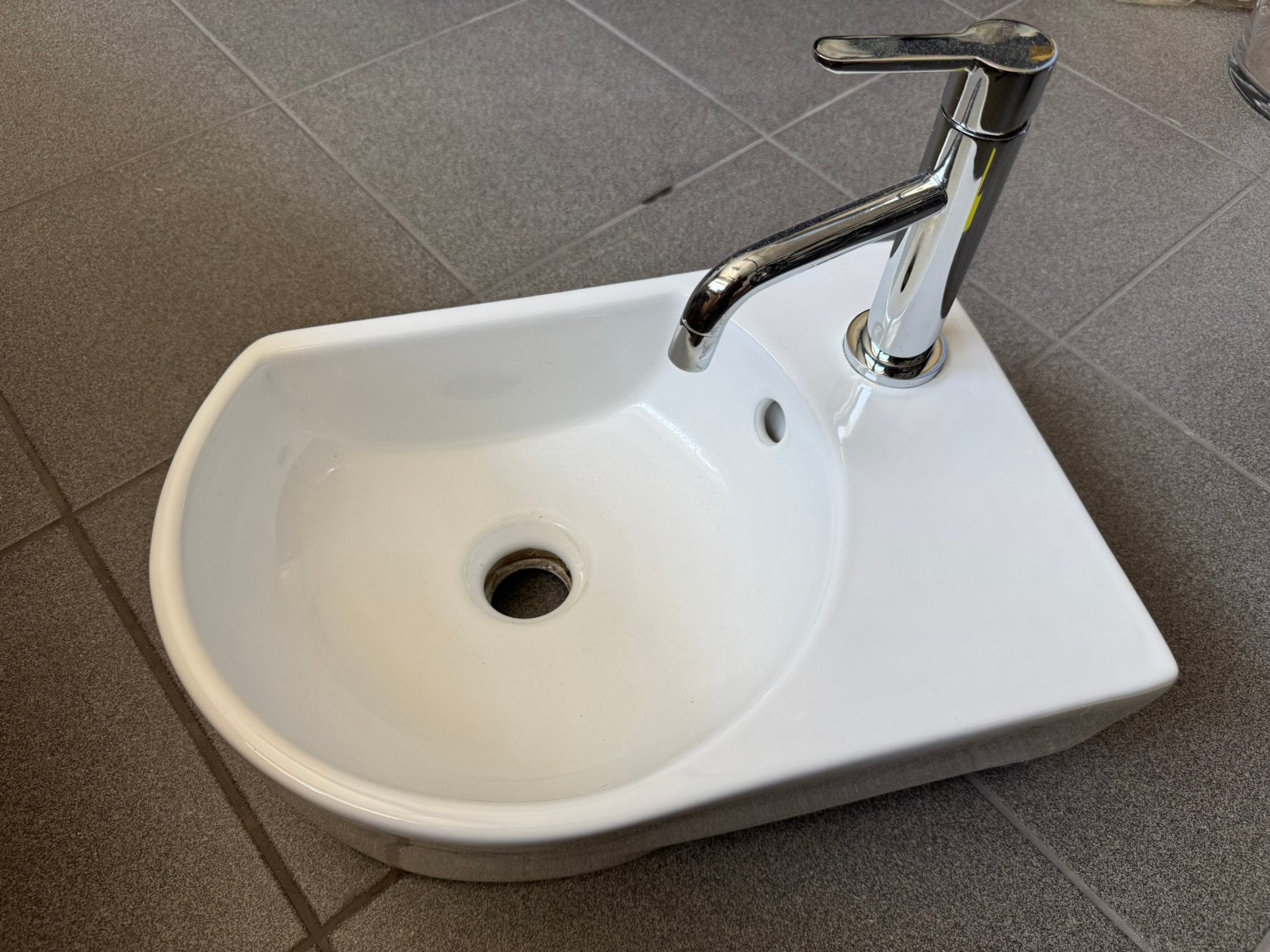Lavabo WC/lave-mains avec robinet, Bricolage & Construction, Sanitaire, Enlèvement, Comme neuf, Robinet