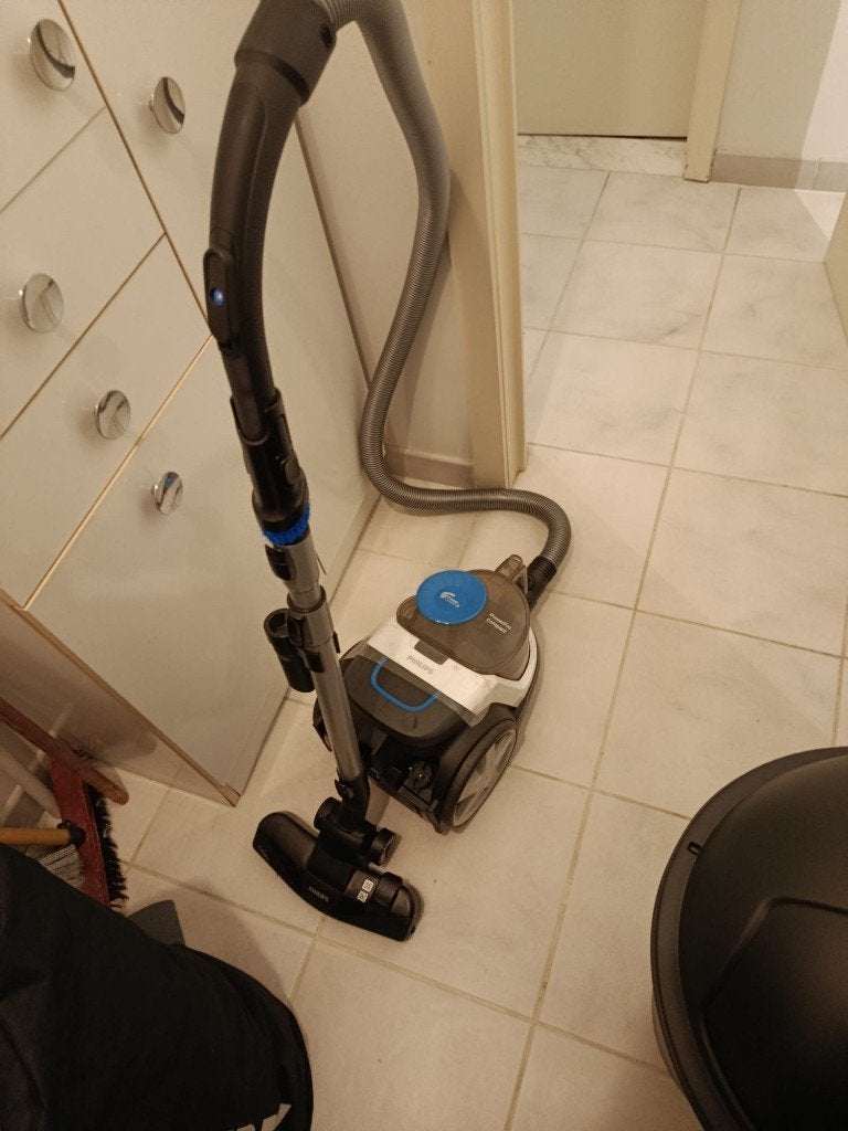 Vacuum Cleaner Philips PowerPro Compact / Series 3000 -900W, Elektronische apparatuur, Ophalen, Gebruikt, Philips, Geschikt voor harde vloeren