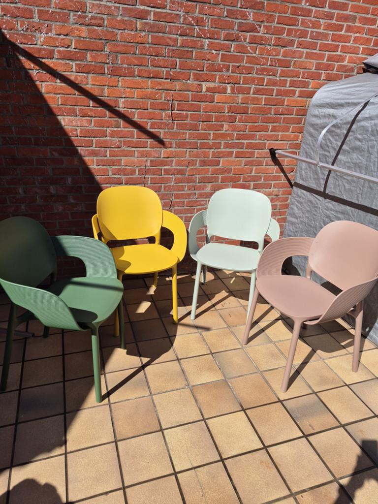 Terrasstoelen SCAB Design HUG stoelen, Ophalen