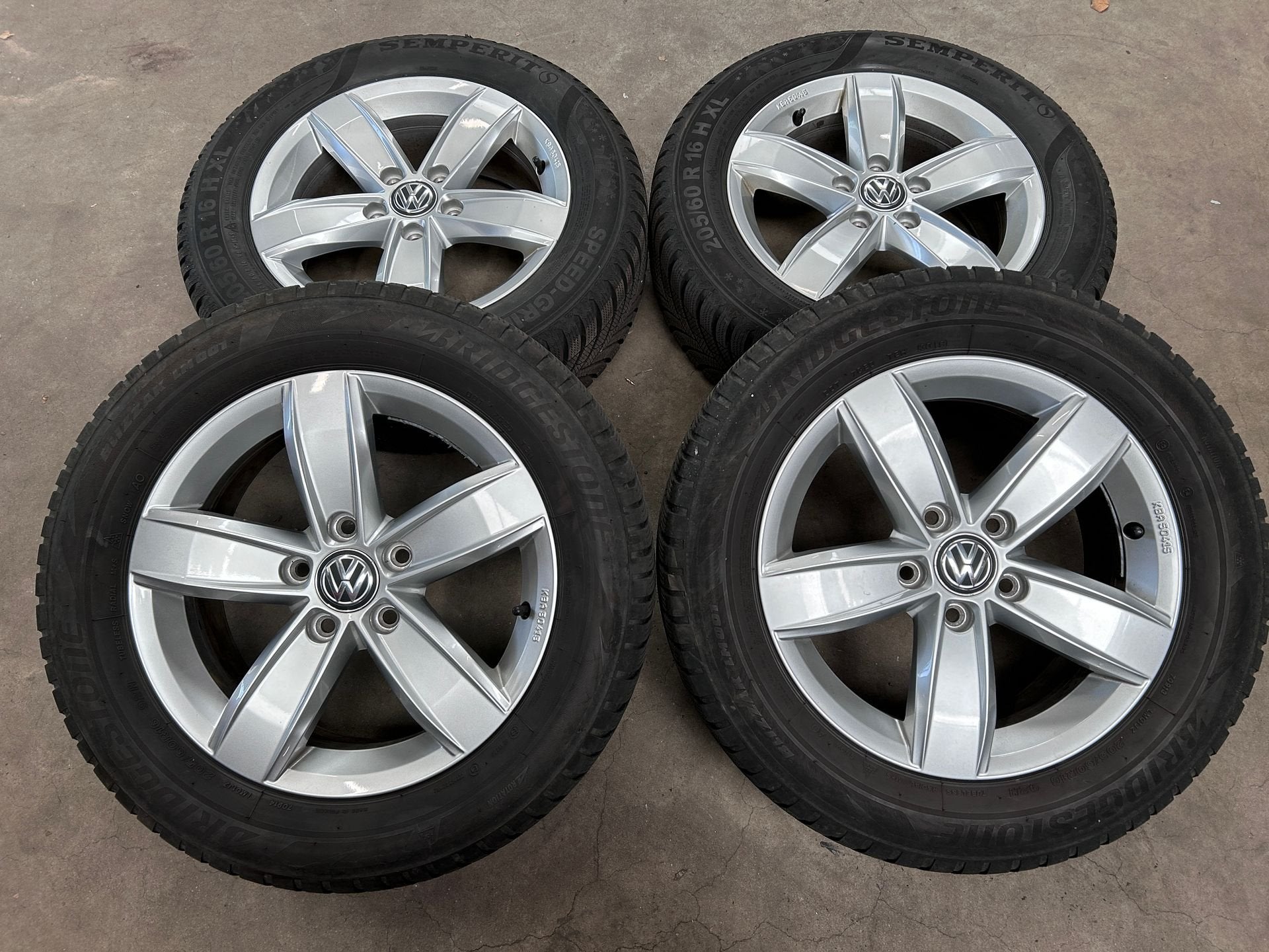16 inch originele Corvara velgen + winterbanden VW T-Roc, Auto-onderdelen, Gebruikt, -, Banden en Velgen, -