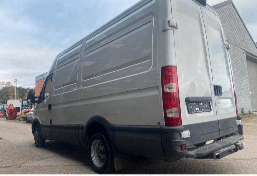 Iveco daily 3.0d airco 3,5T, Euro 5, Achterwielaandrijving, Zwart, Iveco