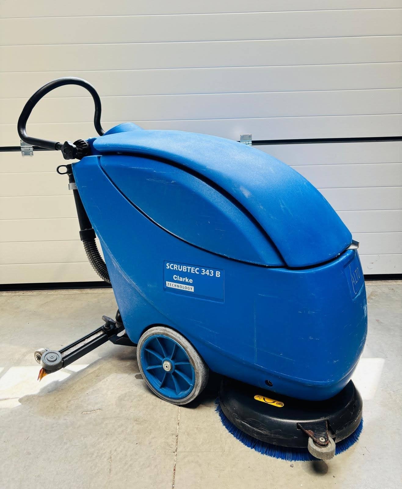 Schrobmachine Nilfisk Alto Scrubtec 343B, Enlèvement, Utilisé, Machine de nettoyage à brosse