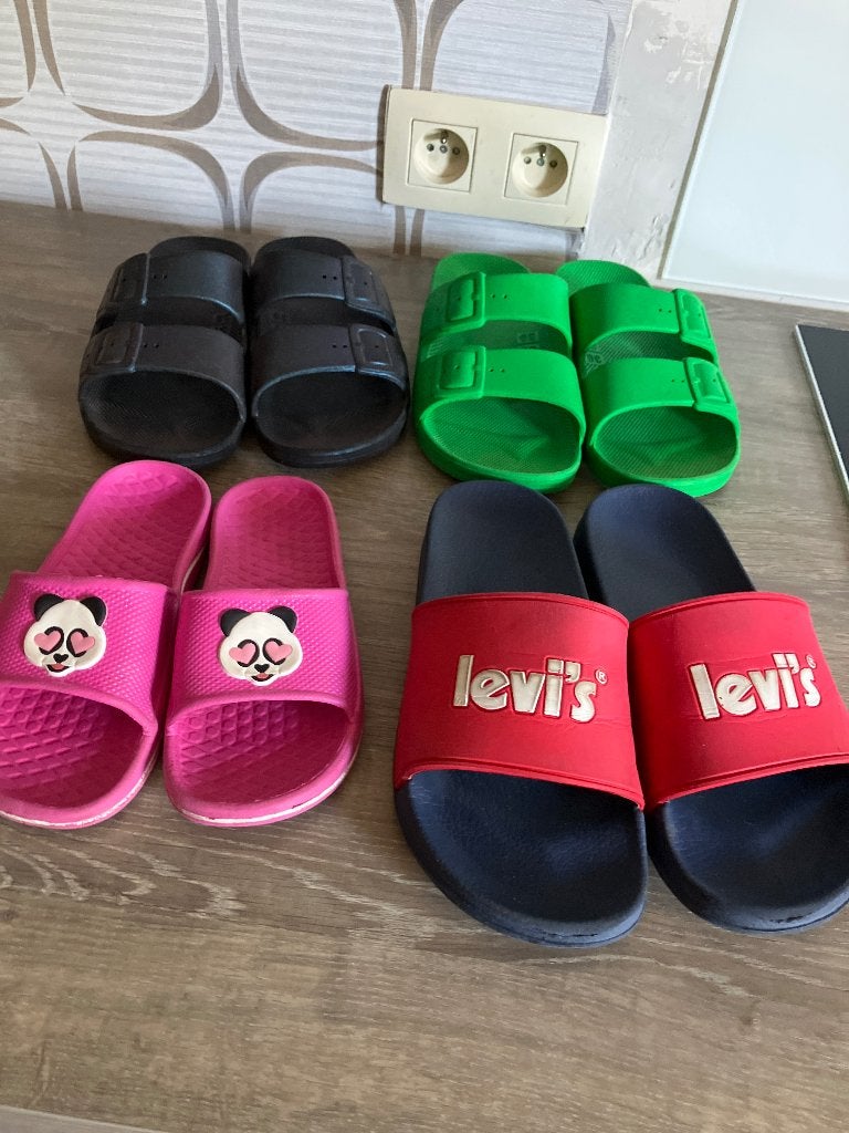 Slippers: moses, levi’s, Enlèvement
