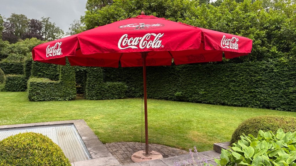 Voor COCA COLA collectors : grote rode horecaparasol, Ophalen, Zo goed als nieuw