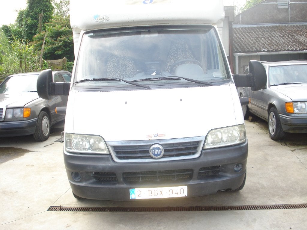 Mobil-home FIAT Riviera 2,3JTD-4p. avec seulement 100 000 km, Jusqu'à 4, Réfrigérateur, 6 à 7 mètres, Toilette à cassette