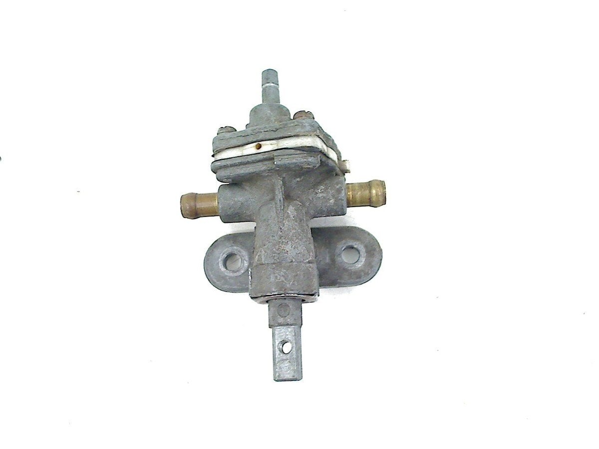 ROBINET DE CARBURANT Suzuki, Suzuki Deutschland GmbH, Utilisé, Kontakt@suzuki.de, Suzuki-Allee 7
64625  Bensheim, DE