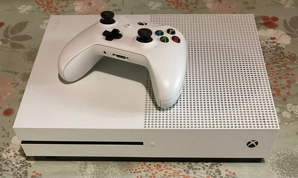 Xbox ONE 500G + controller, Games en Spelcomputers, Ophalen, Zo goed als nieuw, Xbox One
