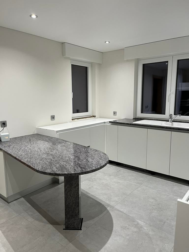 Table granit, Maison & Meubles, Tables | Tables à manger, 150 à 200 cm, Cinq personnes ou plus, Comme neuf, Enlèvement