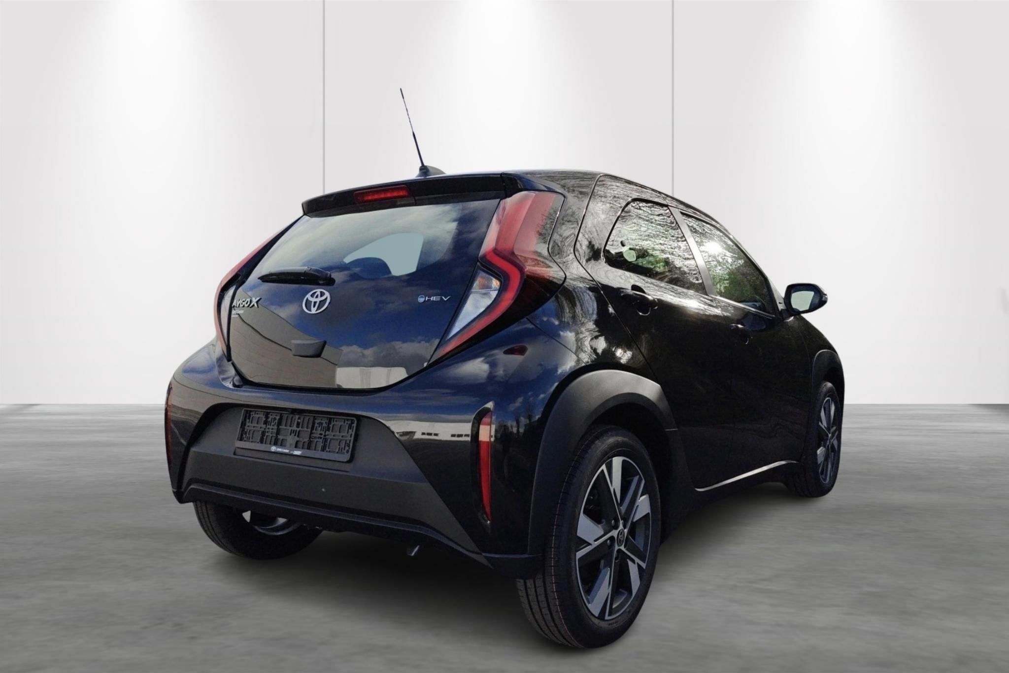 Toyota Aygo X 1.5 VVT-i HEV Play e-CVT + Comfort Pack - DEMO, 4 zetels, Stof, Zwart, 116 pk