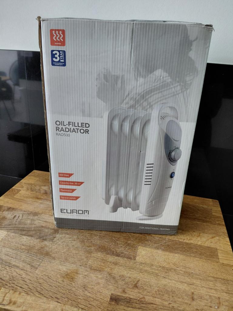 Compacte elektrische radiator – 500W - ideaal om te kamperen, Ophalen, Zo goed als nieuw