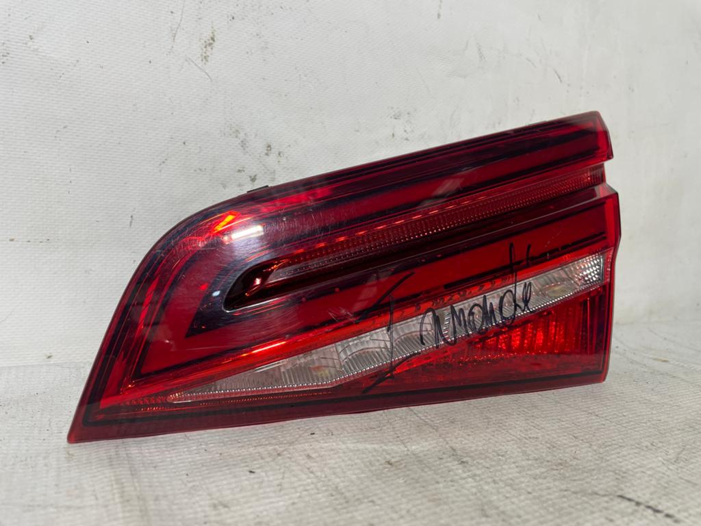 Feux arriere droit INNONDE AUDI A3 8V4945094C, Audi, Enlèvement, Utilisé