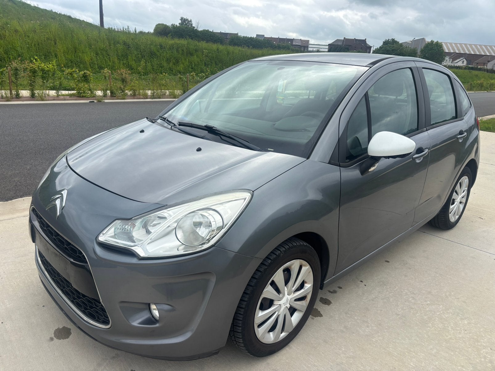 Citroen C3 1.1i Attraction 2012 EURO 5 85000kM, Autos, Capteur de lumière, Entreprise, Boîte manuelle, Noir