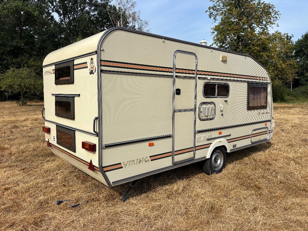 Vintage caravan Viking North Star 480 in uitstekende staat!, Caravans en Kamperen, Overige merken, Omvormbare zithoek, Rondzit