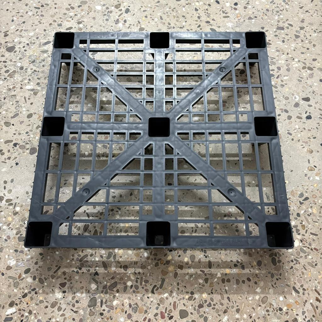 Zwarte PVC-pallet, Zakelijke goederen, Ophalen